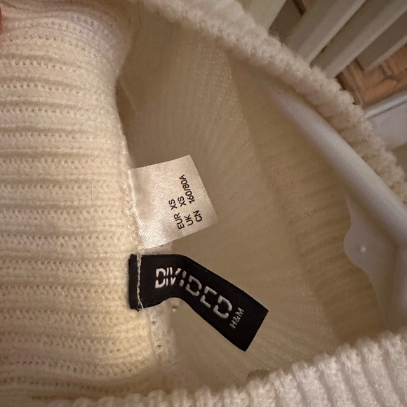 H&M Cream Ribbed Sweater - Picture 2 of 2